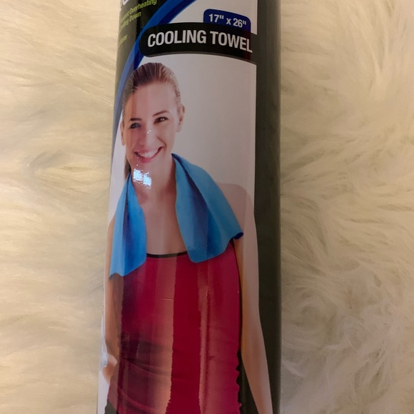 NWOT Cooling Towel great for the Summer! 😎 - Picture 2 of 4